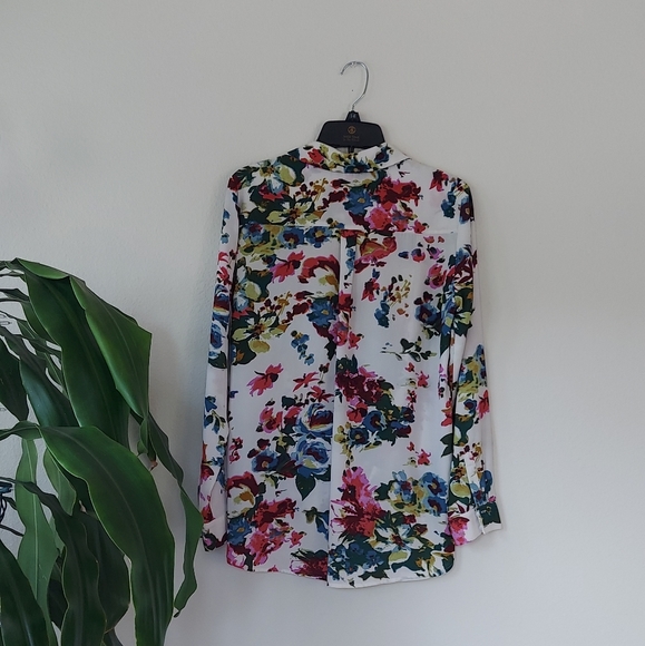Pleione Floral Crossbody Twist Bottom Blouse - Picture 3 of 4